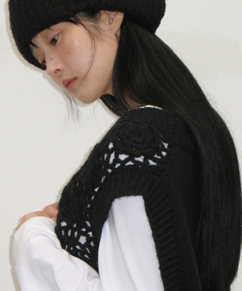 RONRON(ロンロン)の「FLOWER CROCHET HANDMADE KNIT VEST BLACK(ベスト・レディース・その他・FREE)」の5枚目の写真