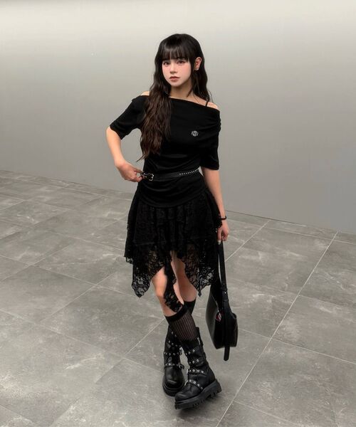 NICK&NICOLE(ニックアンドニコール)の「HALF SHIRRING DRAPE BOAT NECK TOP_BLACK(Tシャツ/カットソー・レディース・その他・FREE)」の9枚目の写真