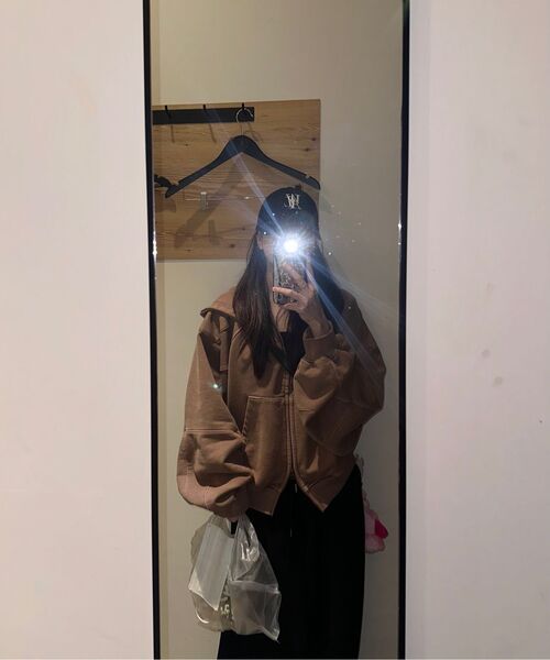 WOOALONG（ウアロン）の「Deep signature logo ball cap - BLACK（キャップ・レディース・ブラック・MEDIUM/SMALL）」の8枚目の写真