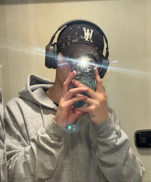 WOOALONG（ウアロン）の「Deep signature logo ball cap - BLACK（キャップ・レディース・ブラック・MEDIUM/SMALL）」の12枚目の写真