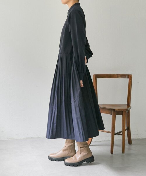 ear PAPILLONNER（イアパピヨネ）の「消しプリーツワンピース【SUM1 STYLE】（ワンピース・レディース・ネイビー/ベージュ系その他・FREE）」の5枚目の写真