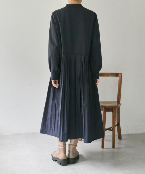 ear PAPILLONNER（イアパピヨネ）の「消しプリーツワンピース【SUM1 STYLE】（ワンピース・レディース・ネイビー/ベージュ系その他・FREE）」の6枚目の写真