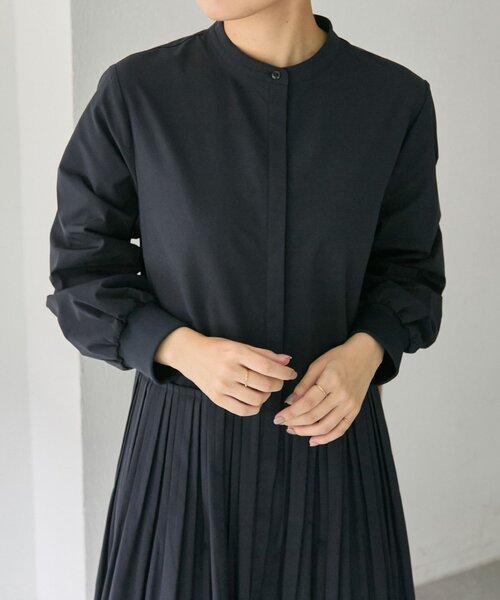 ear PAPILLONNER（イアパピヨネ）の「消しプリーツワンピース【SUM1 STYLE】（ワンピース・レディース・ネイビー/ベージュ系その他・FREE）」の7枚目の写真