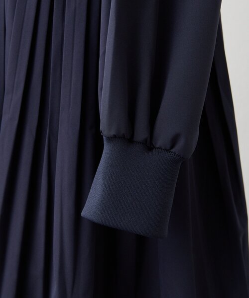 ear PAPILLONNER（イアパピヨネ）の「消しプリーツワンピース【SUM1 STYLE】（ワンピース・レディース・ネイビー/ベージュ系その他・FREE）」の19枚目の写真