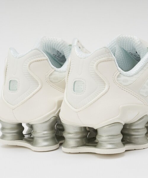 NIKE(ナイキ)の「【NIKE/ナイキ】ナイキ ショックス TL(スニーカー・レディース・ブラック/ホワイト・23.5cm/24.5cm/27.5cm/28.5cm)」の6枚目の写真