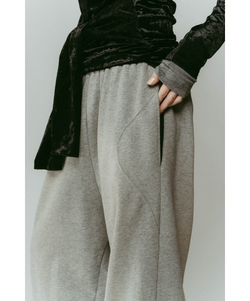 Knuth Marf（クヌースマーフ）の「wide-leg sweatpants(unisex)（スウェットパンツ・レディース・ブラック/グレー・X-SMALL/SMALL/MEDIUM）」の15枚目の写真