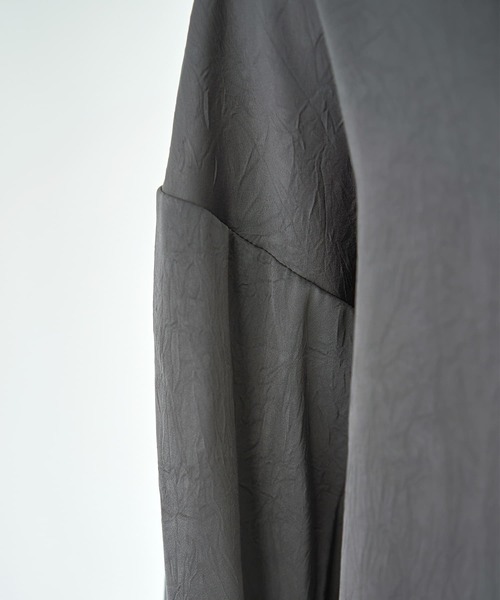 STYLE DELI(スタイルデリ)の「【LUXE】シボ入りとろみサテンシャツB(シャツ/ブラウス・レディース・ライトベージュ/バーガンディー/グレー・FREE)」の12枚目の写真