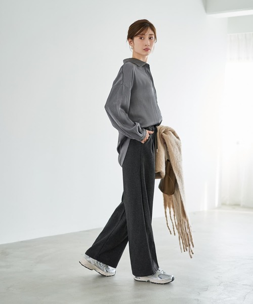 STYLE DELI(スタイルデリ)の「【LUXE】シボ入りとろみサテンシャツB(シャツ/ブラウス・レディース・ライトベージュ/バーガンディー/グレー・FREE)」の8枚目の写真