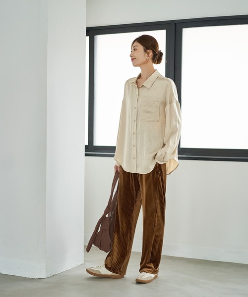 STYLE DELI(スタイルデリ)の「【LUXE】シボ入りとろみサテンシャツB(シャツ/ブラウス・レディース・ライトベージュ/バーガンディー/グレー・FREE)」の21枚目の写真