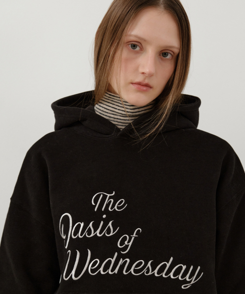 WEDNESDAYOASISFORWOMEN（ウェンズデー オアシス フォー ウーマン）の「W/コージーオアシス刺繍フードパーカー_BLACK(W25-TP49)（パーカー・レディース・ブラック・MEDIUM/LARGE）」の2枚目の写真