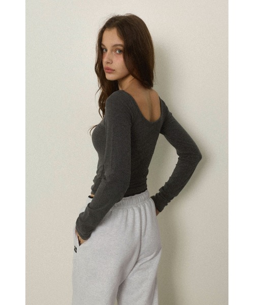 ALEXIA STAM（アリシアスタン）の「Wellness Contrast Cuff Long Sleeve Tee /ウェルネス 配色カフロングスリーブ（Tシャツ/カットソー・レディース・グレー/ブラック・S/M）」の7枚目の写真