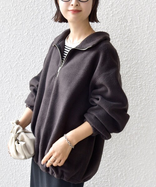 SHIPS（シップス）の「〈洗濯機可能〉フリース 裾 ドロスト ハーフ ジップ プルオーバー（スウェット・レディース・ナチュラル/チャコールグレー/スモークピンク/ライトグリーン・ONE SIZE）」の19枚目の写真