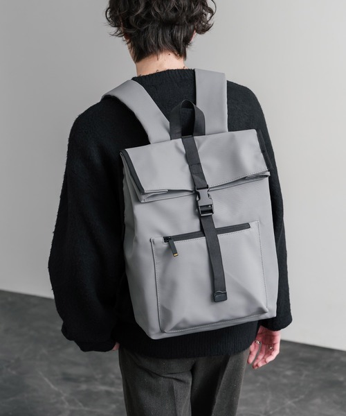 Rocky Monroe(ロッキーモンロー)の「ロールトップアーバンフラップデイパック/バックパック/リュック(バックパック/リュック・メンズ・ライトグレー/ブラック/グレー・FREE)」の3枚目の写真