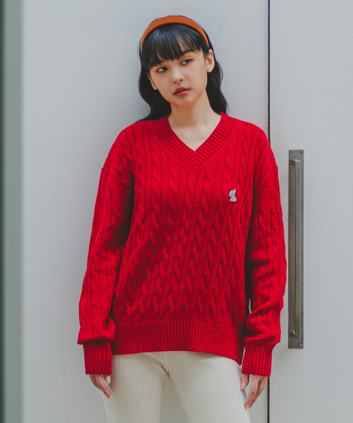 BAKKEN(バッケン)の「ポイントロゴペンダントVネックケーブルニットBK8941_レッド(ニット/セーター・レディース・レッド・FREE)」の1枚目の写真