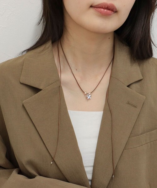 fredy emue（フレディエミュ）の「モチーフトップアジャストコードチョーカー（チョーカー・レディース・ブラック/ブラウン・FREE）」の3枚目の写真