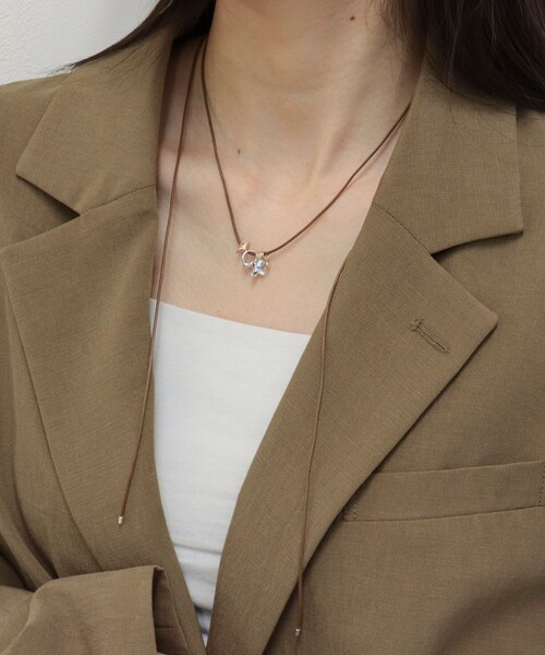 fredy emue（フレディエミュ）の「モチーフトップアジャストコードチョーカー（チョーカー・レディース・ブラック/ブラウン・FREE）」の4枚目の写真