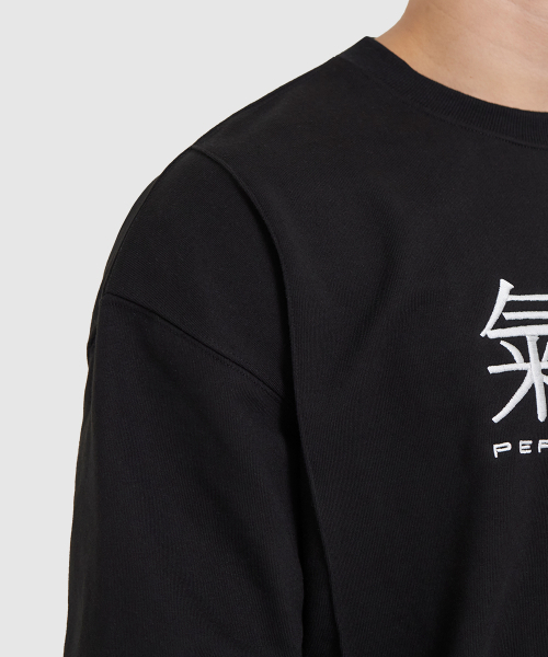 NINEZ(ナインゼット)の「気迫が溢れるスウェットシャツ(ブラック)(スウェット・メンズ・ブラック・L/XL)」の5枚目の写真