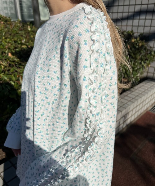 WC（ダブル シー）の「フリルラインリトルフラワーワッフルロンT（Tシャツ/カットソー・レディース・ピンク/サックスブルー・FREE）」の4枚目の写真