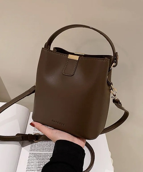 c.u.l（シーユーエル）の「2way バケツ型 合皮 フェイクレザー ショルダーバッグ cula1417（ショルダーバッグ・レディース・ブラウン系その他/ブラック/ダークブラウン/ブラウン・FREE）」の2枚目の写真