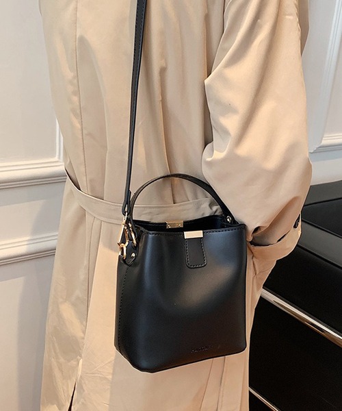 c.u.l（シーユーエル）の「2way バケツ型 合皮 フェイクレザー ショルダーバッグ cula1417（ショルダーバッグ・レディース・ブラウン系その他/ブラック/ダークブラウン/ブラウン・FREE）」の6枚目の写真