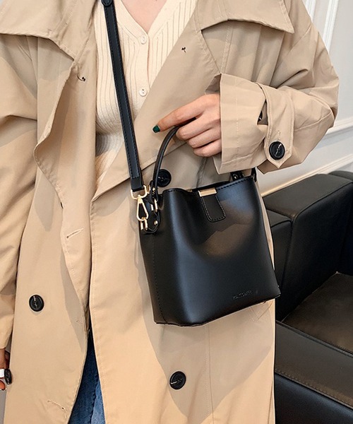 c.u.l（シーユーエル）の「2way バケツ型 合皮 フェイクレザー ショルダーバッグ cula1417（ショルダーバッグ・レディース・ブラウン系その他/ブラック/ダークブラウン/ブラウン・FREE）」の7枚目の写真