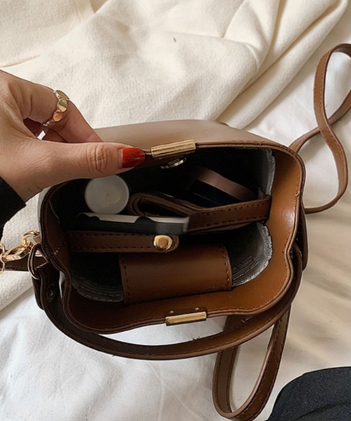 c.u.l（シーユーエル）の「2way バケツ型 合皮 フェイクレザー ショルダーバッグ cula1417（ショルダーバッグ・レディース・ブラウン系その他/ブラック/ダークブラウン/ブラウン・FREE）」の18枚目の写真