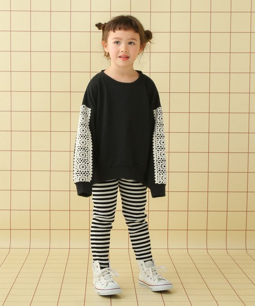 LEPSIM(レプシィム)の「【KIDS】袖クロシェスウェットプルオーバー 652787(スウェット・キッズ・ブラック/ライトブルー/アイボリー・120/140/130)」の12枚目の写真