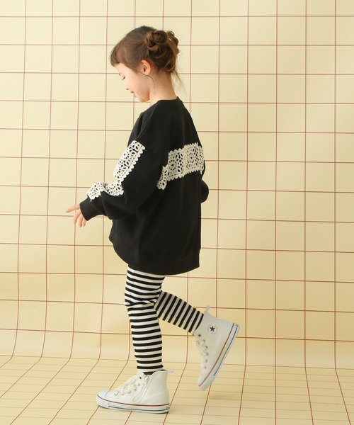 LEPSIM(レプシィム)の「【KIDS】袖クロシェスウェットプルオーバー 652787(スウェット・キッズ・ブラック/ライトブルー/アイボリー・120/140/130)」の14枚目の写真