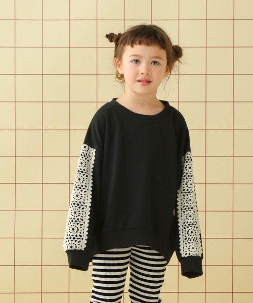 LEPSIM(レプシィム)の「【KIDS】袖クロシェスウェットプルオーバー 652787(スウェット・キッズ・ブラック/ライトブルー/アイボリー・120/140/130)」の15枚目の写真