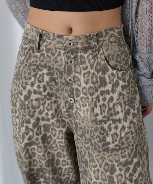 sedacle girl(セダクルガール)の「ボタンフライレオパードパンツ(その他パンツ・レディース・ベージュ・SMALL/MEDIUM)」の9枚目の写真