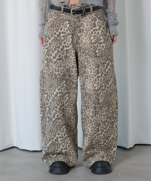 sedacle girl(セダクルガール)の「ボタンフライレオパードパンツ(その他パンツ・レディース・ベージュ・SMALL/MEDIUM)」の2枚目の写真