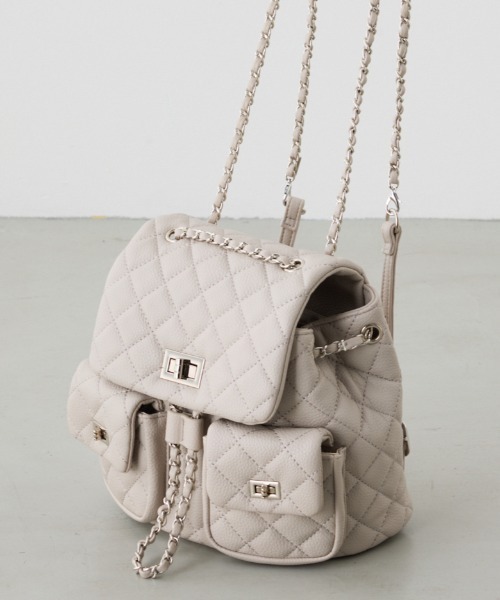 AZUL by moussy（アズールバイマウジー）の「【WEB限定】3WAYキルティングリュック（バックパック/リュック・レディース・ブルー/グレイッシュベージュ/ブラック・FREE）」の2枚目の写真