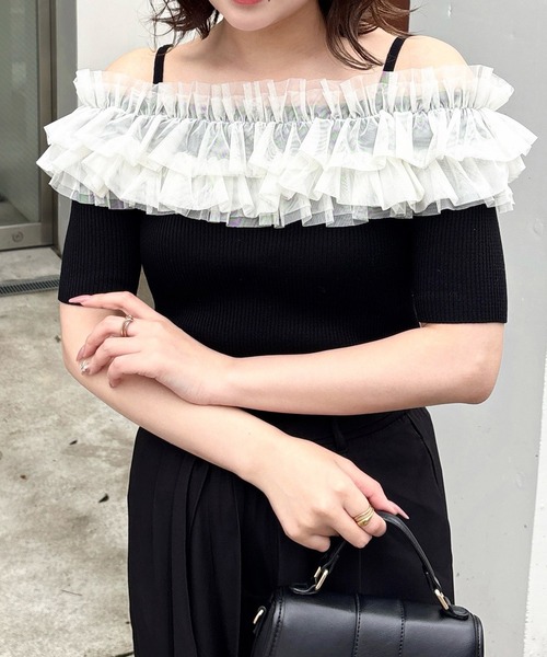 SOELA(ソエラ)の「チュールオフショルダブルフリル半袖ニット(ニット/セーター・レディース・アイボリー/グレー系6/ブラック系その他2・FREE)」の20枚目の写真