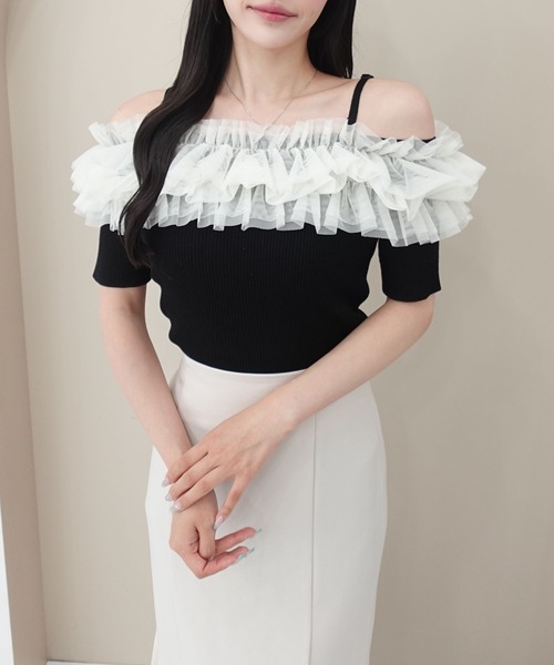 SOELA(ソエラ)の「チュールオフショルダブルフリル半袖ニット(ニット/セーター・レディース・アイボリー/グレー系6/ブラック系その他2・FREE)」の11枚目の写真