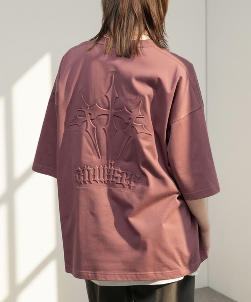 Alfred Alex（アルフレッドアレックス）の「【Alfred Alex】Vintage Embossed Oversized Tee / ヴィンテージライク エンボス オーバーサイズ Tシャツ（Tシャツ/カットソー・メンズ・ワイン/ブラック/グレイッシュブルー/ブラック系・L/M）」の4枚目の写真
