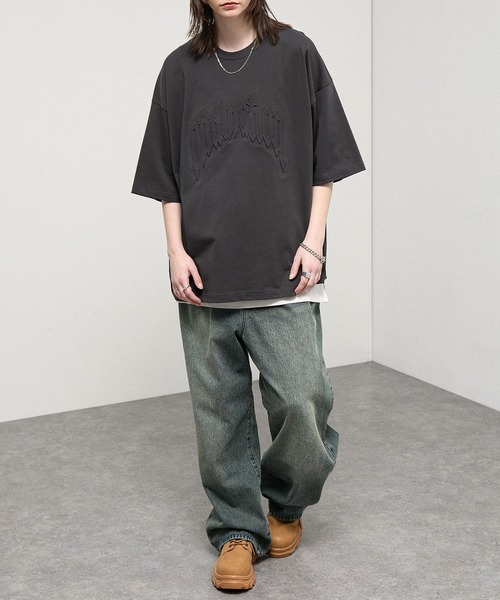 Alfred Alex（アルフレッドアレックス）の「【Alfred Alex】Vintage Embossed Oversized Tee / ヴィンテージライク エンボス オーバーサイズ Tシャツ（Tシャツ/カットソー・メンズ・ワイン/ブラック/グレイッシュブルー/ブラック系・L/M）」の17枚目の写真