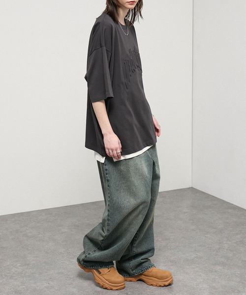 Alfred Alex（アルフレッドアレックス）の「【Alfred Alex】Vintage Embossed Oversized Tee / ヴィンテージライク エンボス オーバーサイズ Tシャツ（Tシャツ/カットソー・メンズ・ワイン/ブラック/グレイッシュブルー/ブラック系・L/M）」の18枚目の写真