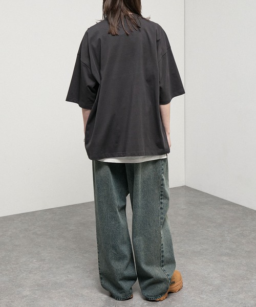 Alfred Alex（アルフレッドアレックス）の「【Alfred Alex】Vintage Embossed Oversized Tee / ヴィンテージライク エンボス オーバーサイズ Tシャツ（Tシャツ/カットソー・メンズ・ワイン/ブラック/グレイッシュブルー/ブラック系・L/M）」の19枚目の写真
