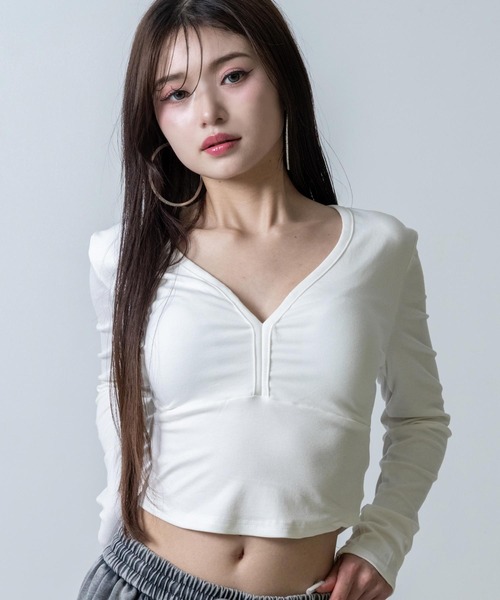 ANAP（アナップ）の「VネックぴたっとロングTシャツ（Tシャツ/カットソー・レディース・ホワイト/ブラック・F）」の16枚目の写真