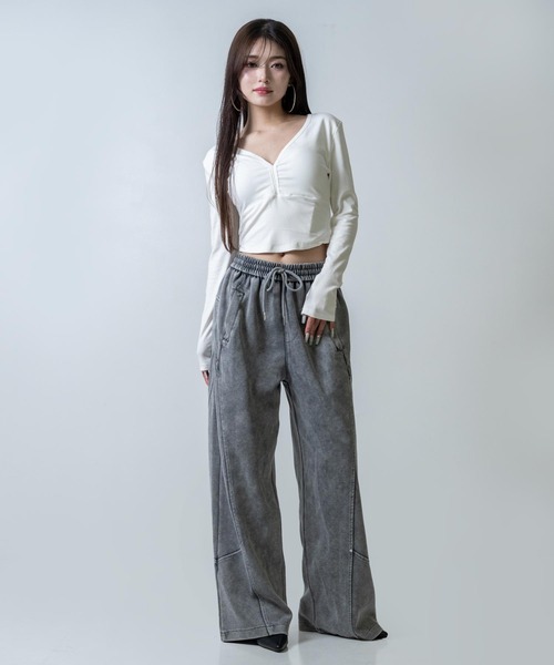 ANAP（アナップ）の「VネックぴたっとロングTシャツ（Tシャツ/カットソー・レディース・ホワイト/ブラック・F）」の14枚目の写真