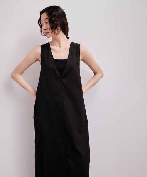 ADAM ET ROPE'（アダムエロペ）の「【WEB限定】カットオフノースリーブワンピース（ワンピース・レディース・ブラック/ダークブラウン/チャコールグレー・36/38）」の7枚目の写真