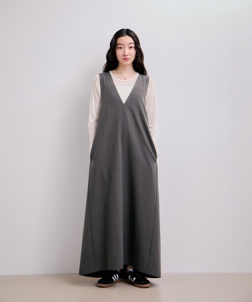 ADAM ET ROPE'（アダムエロペ）の「【WEB限定】カットオフノースリーブワンピース（ワンピース・レディース・ブラック/ダークブラウン/チャコールグレー・36/38）」の8枚目の写真