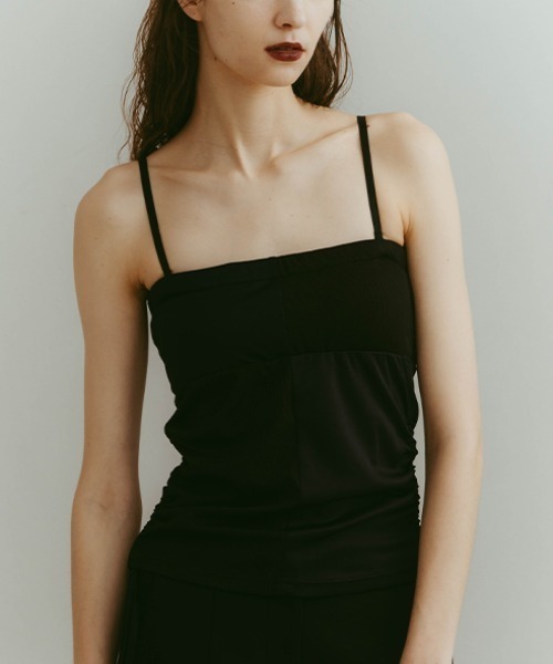 ILANIS(イラニス)の「2way Balance Cami(キャミソール・レディース・ブラック系3/ブラック系1/アイボリー系2・FREE)」の1枚目の写真