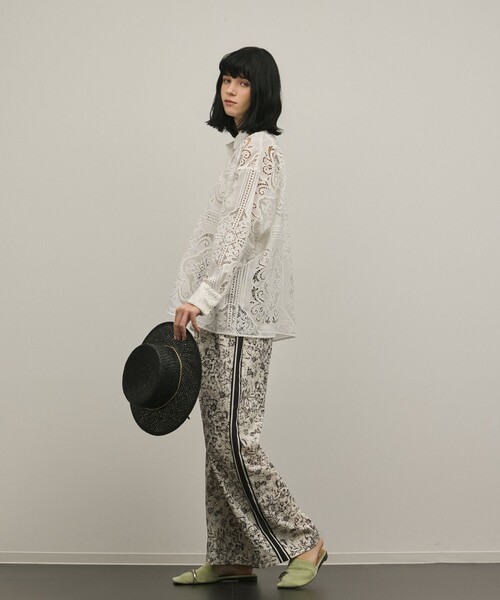 Diagram（ダイアグラム）の「モノトーンフラワープリントパンツ（その他パンツ・レディース・キナリ・36/38）」の3枚目の写真