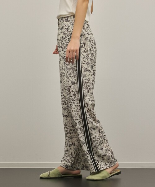 Diagram（ダイアグラム）の「モノトーンフラワープリントパンツ（その他パンツ・レディース・キナリ・36/38）」の7枚目の写真