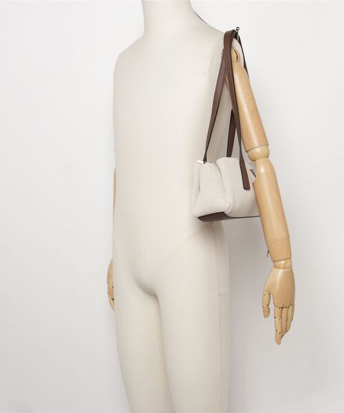 Guess(ゲス)の「ALICE Shoudler Satchel サッチェルバッグ(ショルダーバッグ・レディース・ブラウン/ブラック・ONE SIZE)」の15枚目の写真
