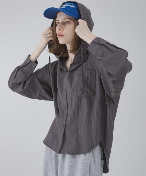 URBAN RESEARCH Sonny Label(アーバンリサーチサニーレーベル)の「フーディアソートシャツ(シャツ/ブラウス・レディース・アイボリー/ストライプ/チャコールグレー・FREE)」の2枚目の写真