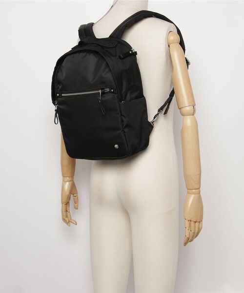 pacsafe(パックセーフ)の「pacsafe/パックセーフ W 10L backpack/バックパック(バックパック/リュック・レディース・ブラック・FREE)」の20枚目の写真