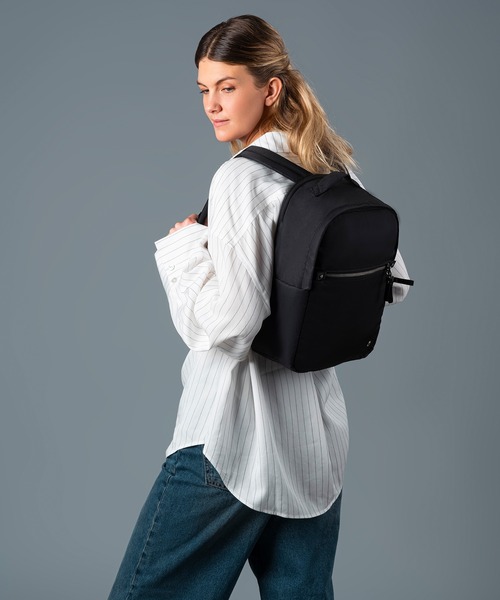 pacsafe(パックセーフ)の「pacsafe/パックセーフ W 10L backpack/バックパック(バックパック/リュック・レディース・ブラック・FREE)」の9枚目の写真