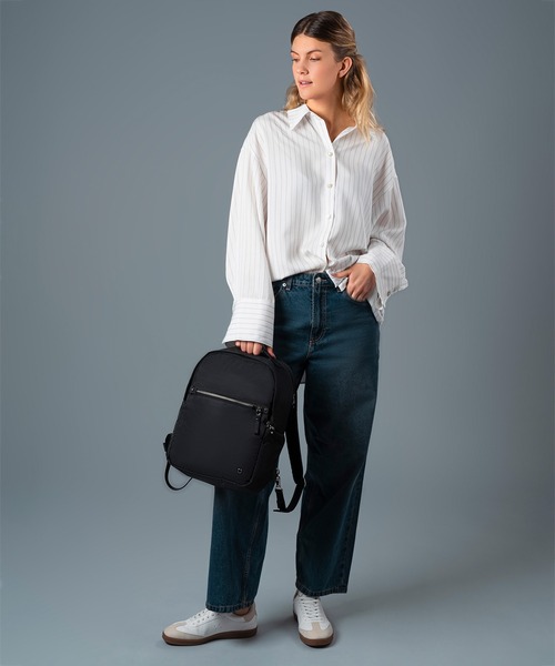pacsafe(パックセーフ)の「pacsafe/パックセーフ W 10L backpack/バックパック(バックパック/リュック・レディース・ブラック・FREE)」の11枚目の写真